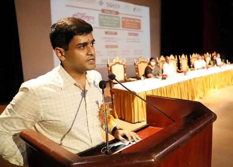 IAS ANAND VARDHAN