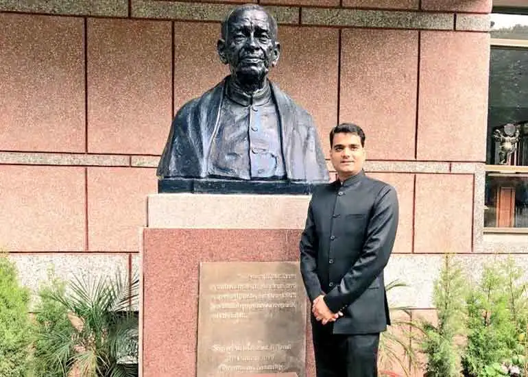 IAS ASHUTOSH DWIVEDI